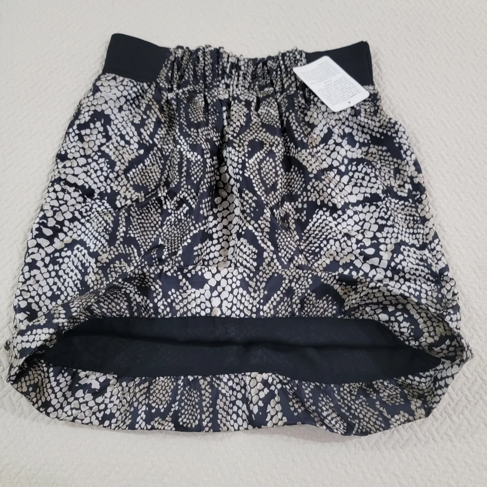 NEW INC International Concepts Snakeskin Print Silk Skirt Size 2P Petite